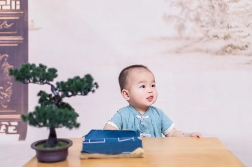 舟山宝宝拉屎就哭